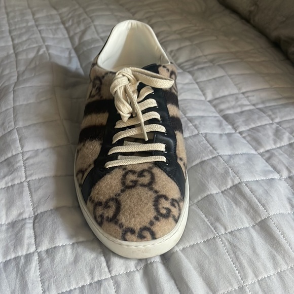 COPY - Gucci tennis shoes, size 11 main image 5
